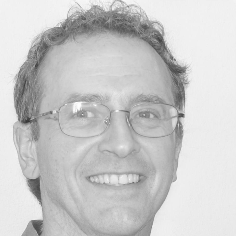 Dr. Michael Hoffmann, Senior Finanzanalyst